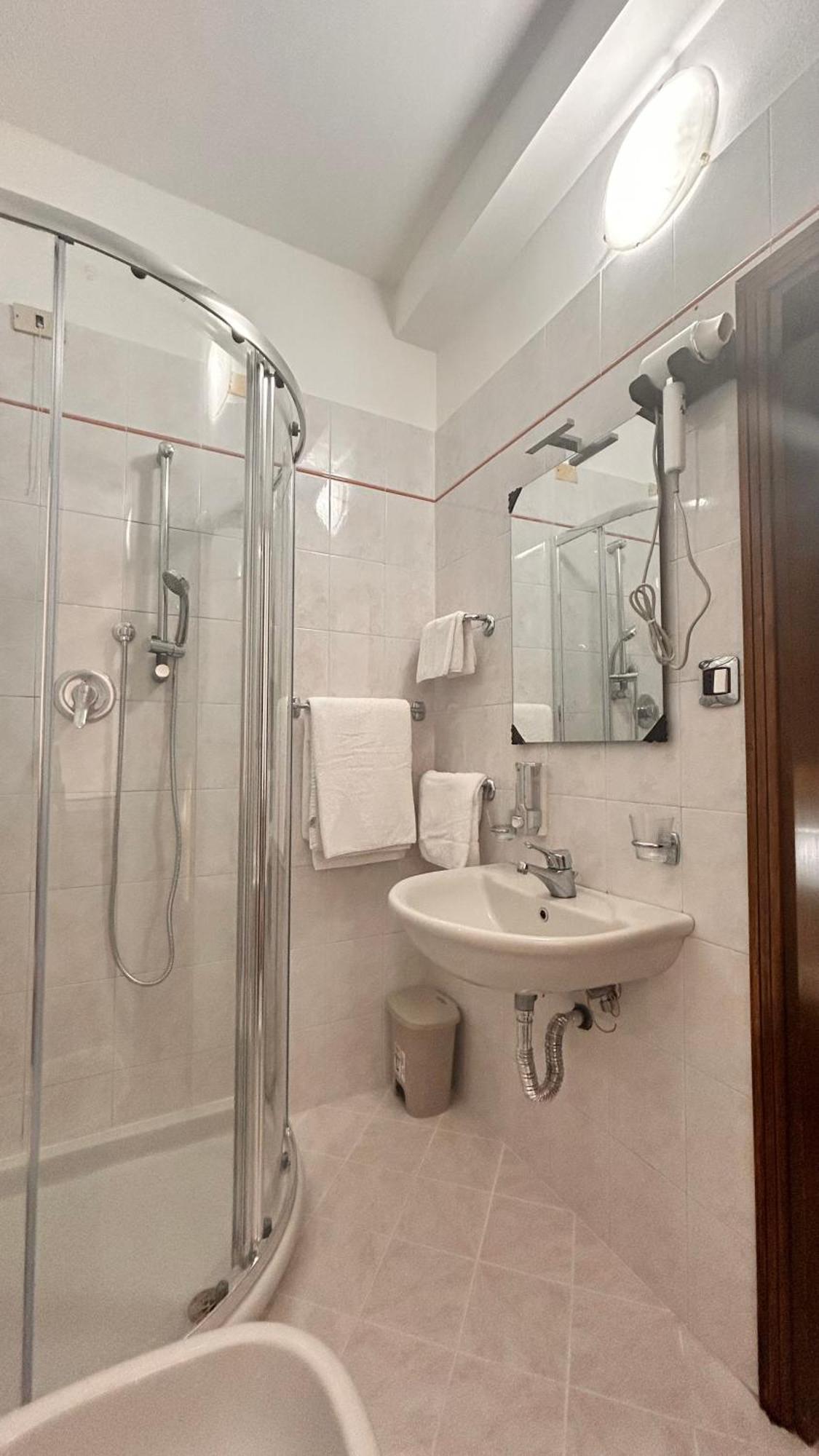 Hotel Tito 2 Mestre Extérieur photo