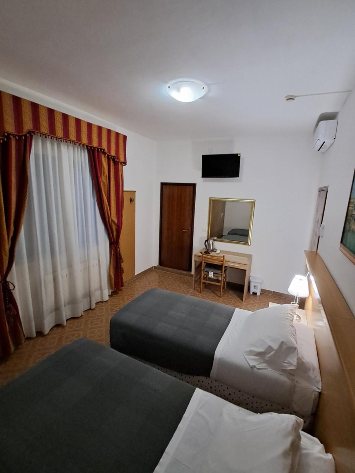 Hotel Tito 2 Mestre Extérieur photo