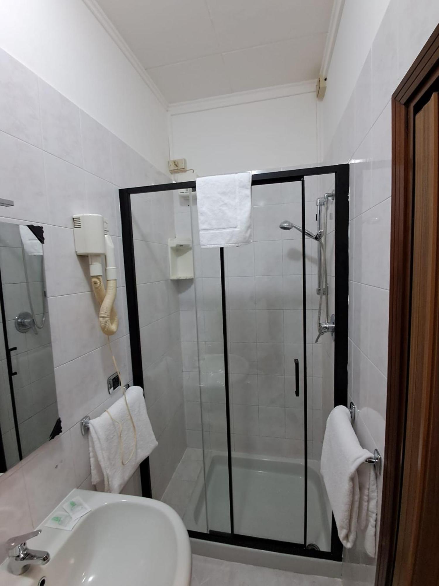 Hotel Tito 2 Mestre Extérieur photo